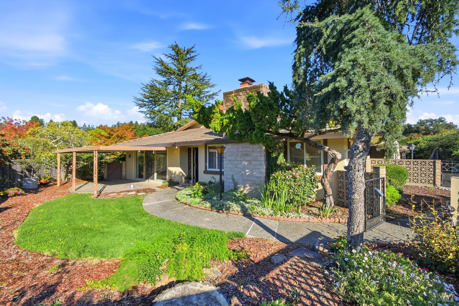 442 Las Casitas Court #B — photo
