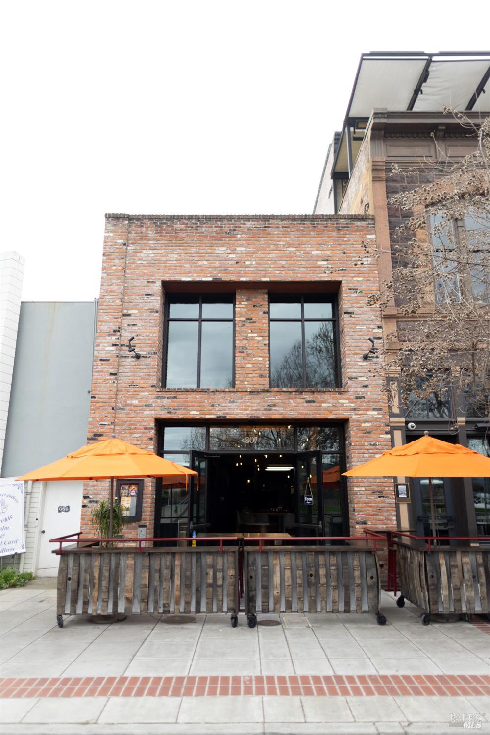 807 Main Street — photo