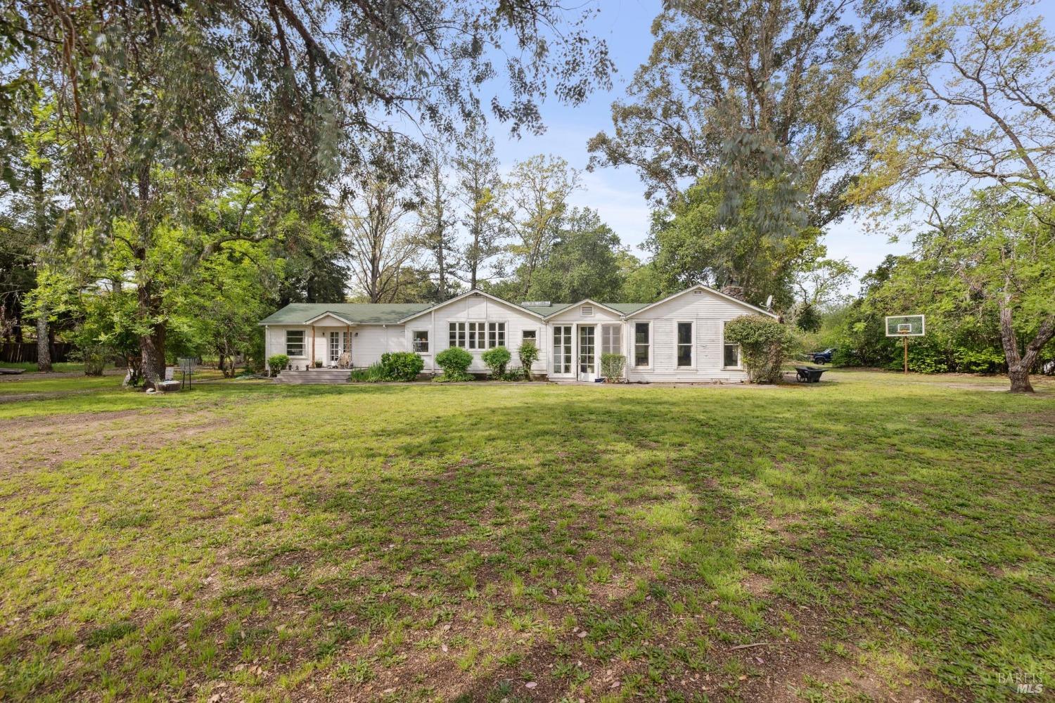3048 Myrtledale Road — photo