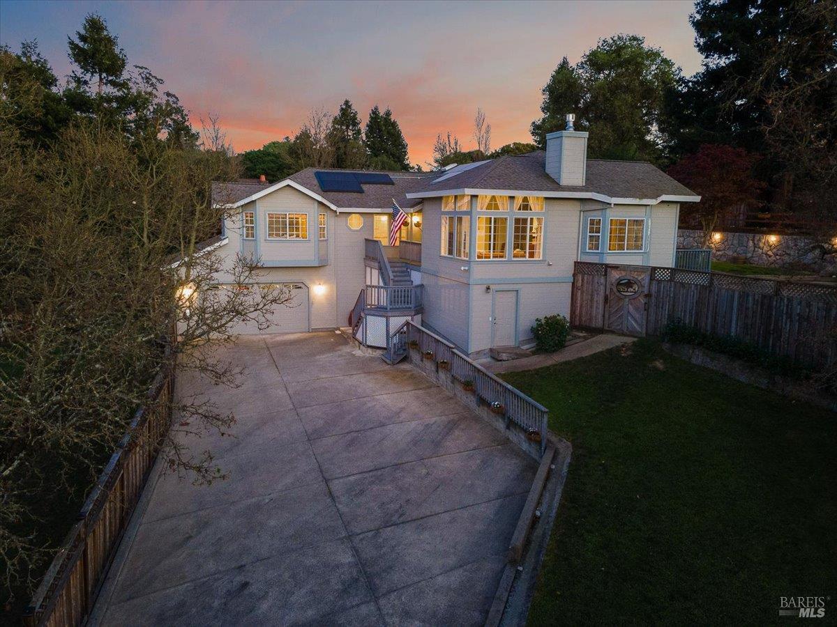 6081 Malcom Lane — photo