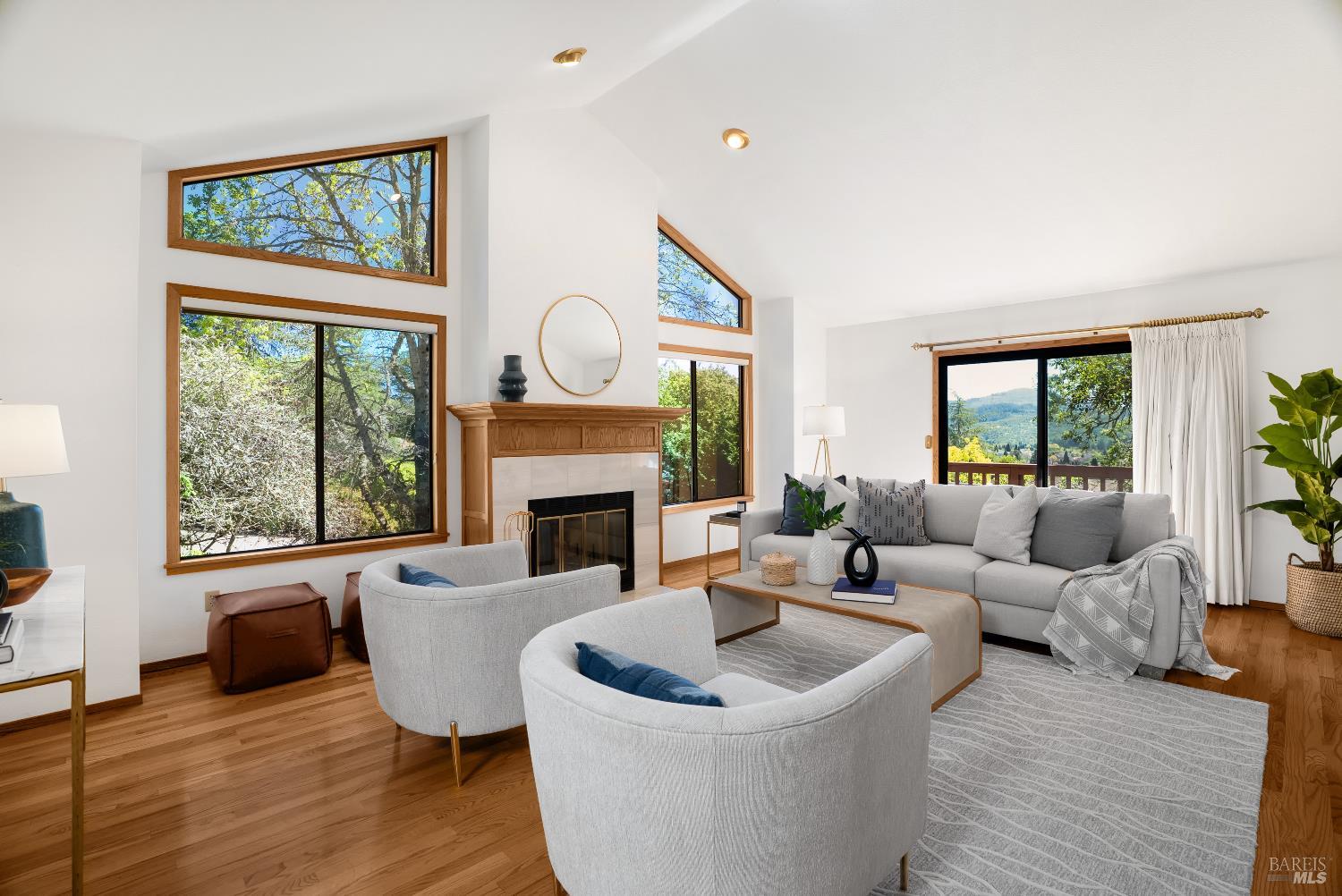 1835 San Ramon Way, Santa Rosa, CA 95409
