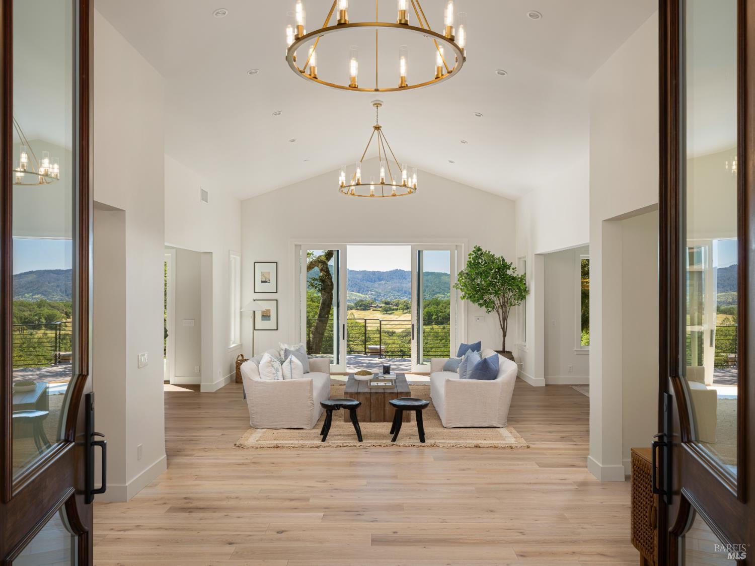 9995 Courtney Drive — photo