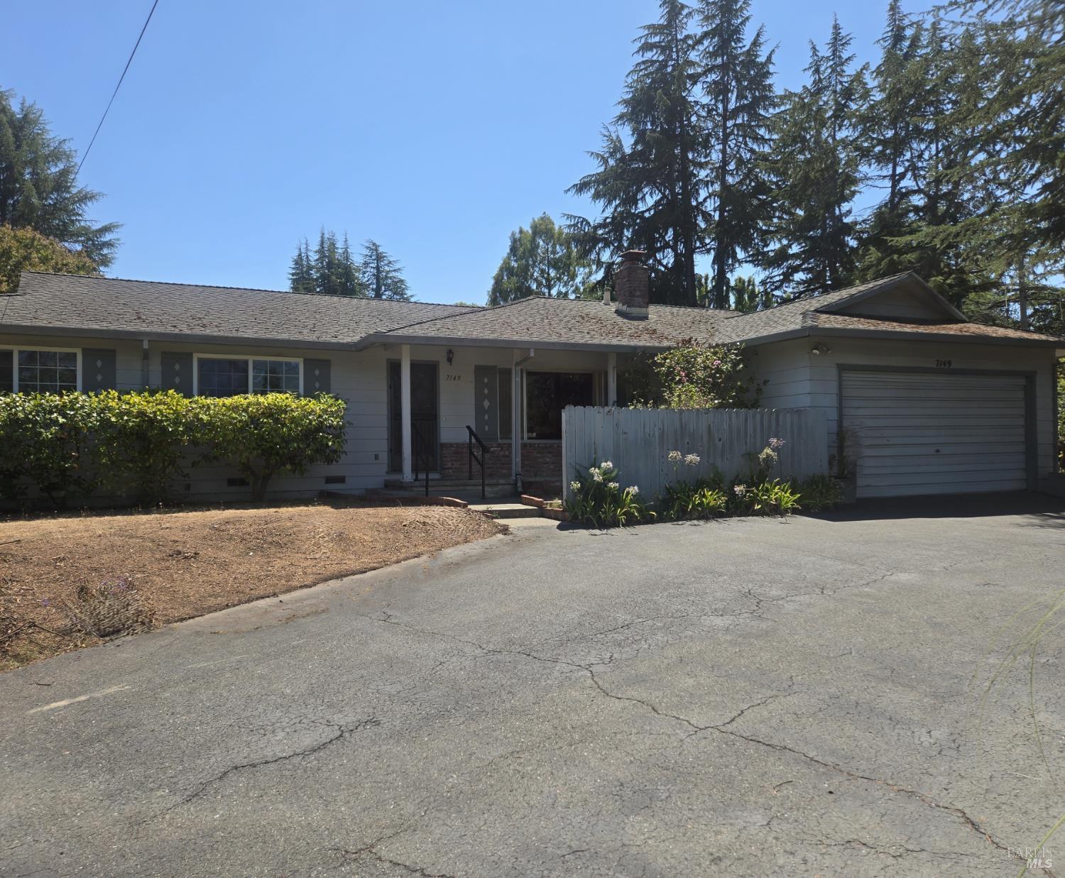 7149 Lynch Road — photo