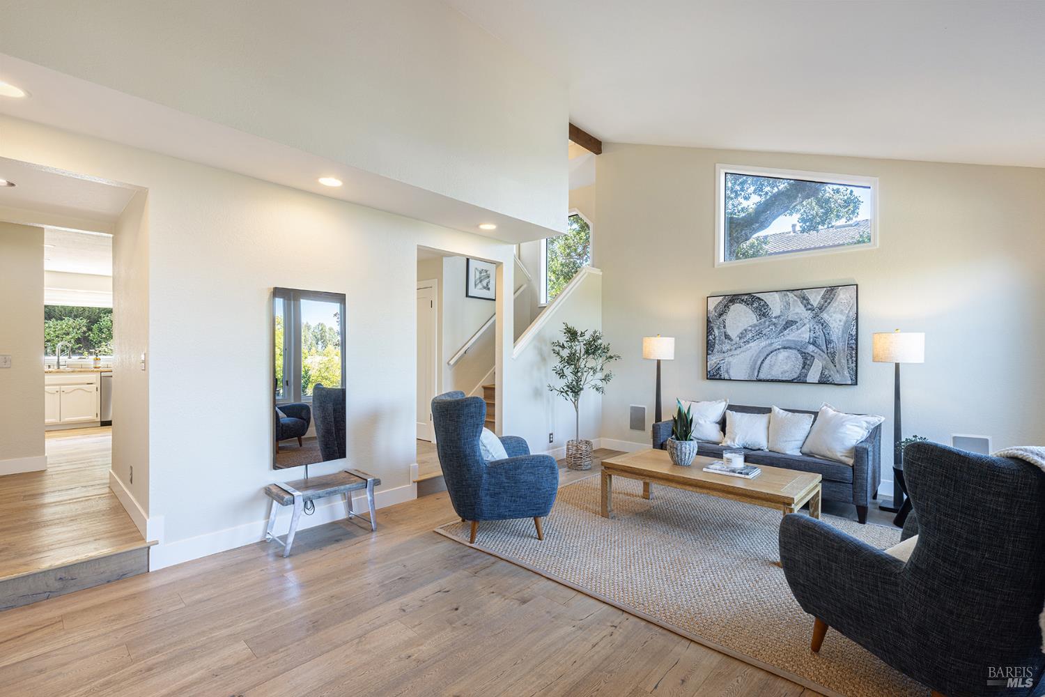 1018 Oakmont Court — photo