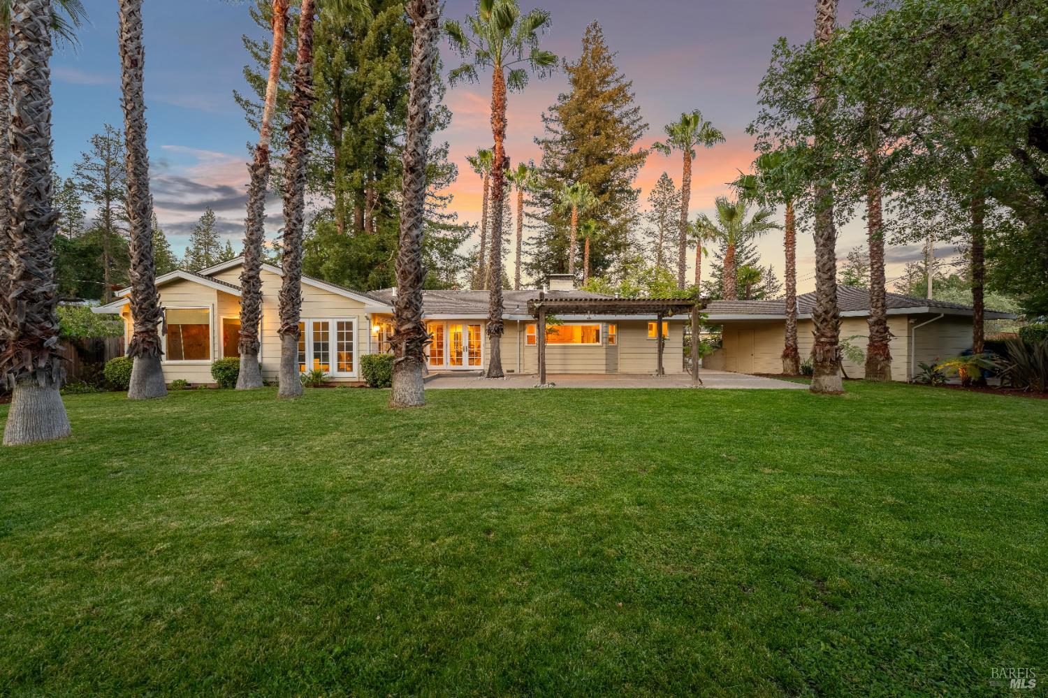 541 Sunset Drive — photo