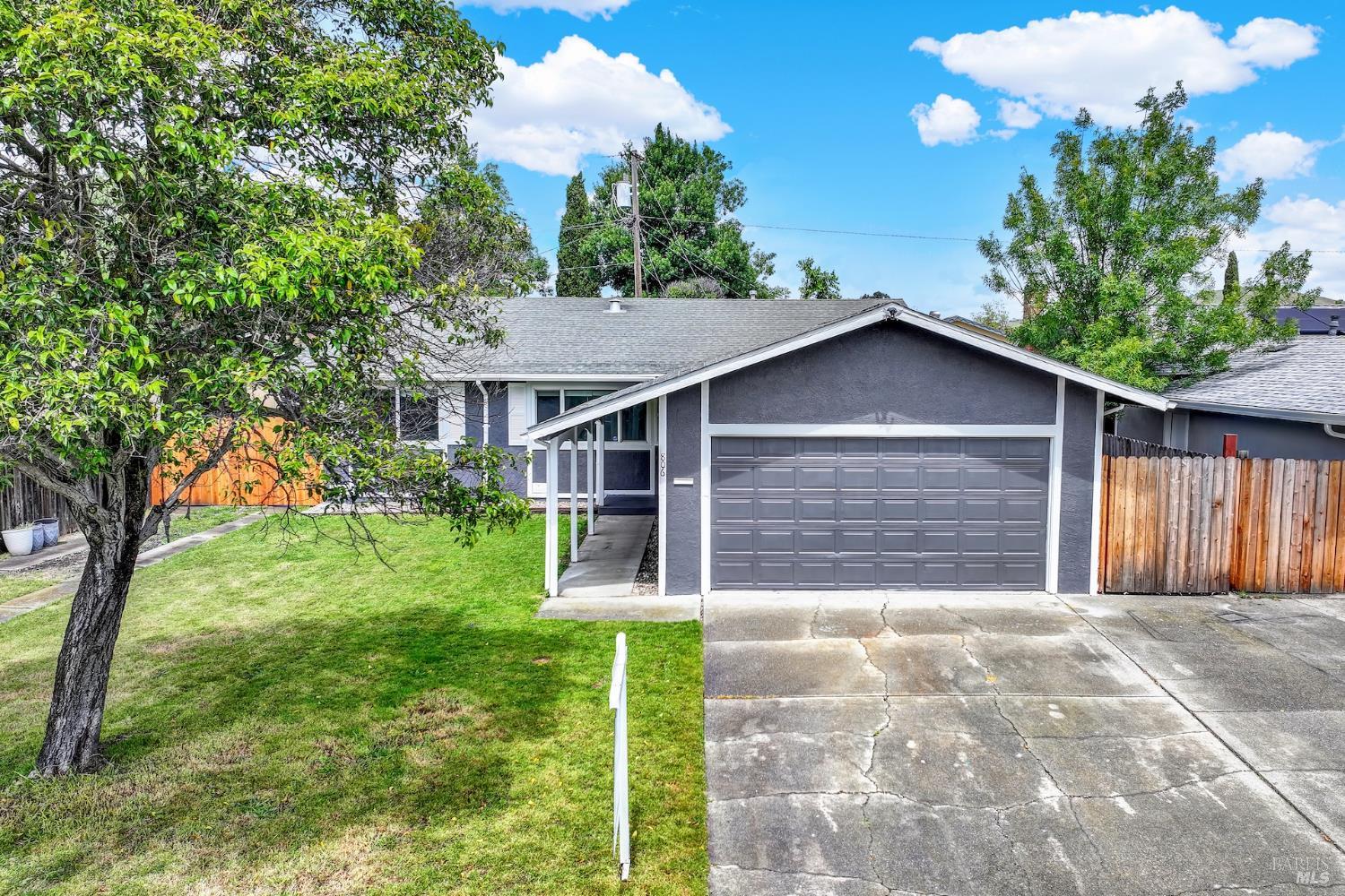 806 Meadowlark Drive — photo