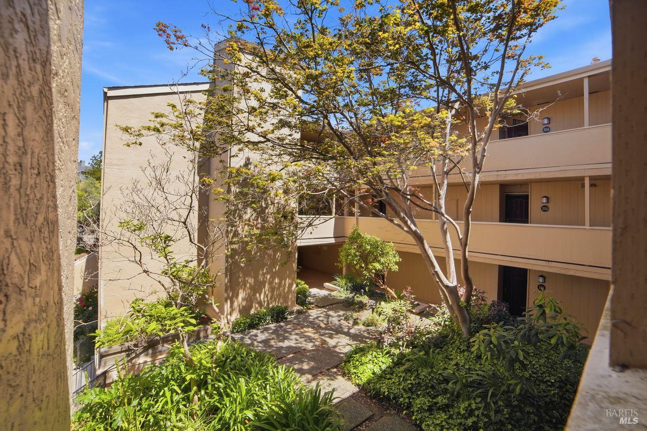1370 Townview Avenue #202 — photo