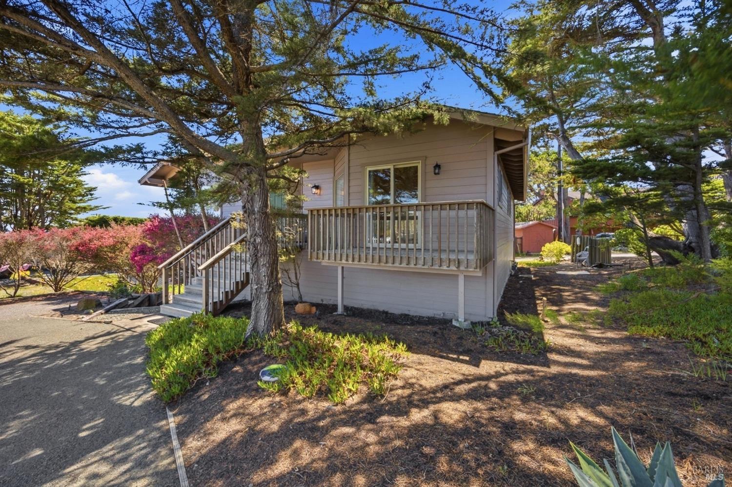 2035 Sandpiper Court — photo