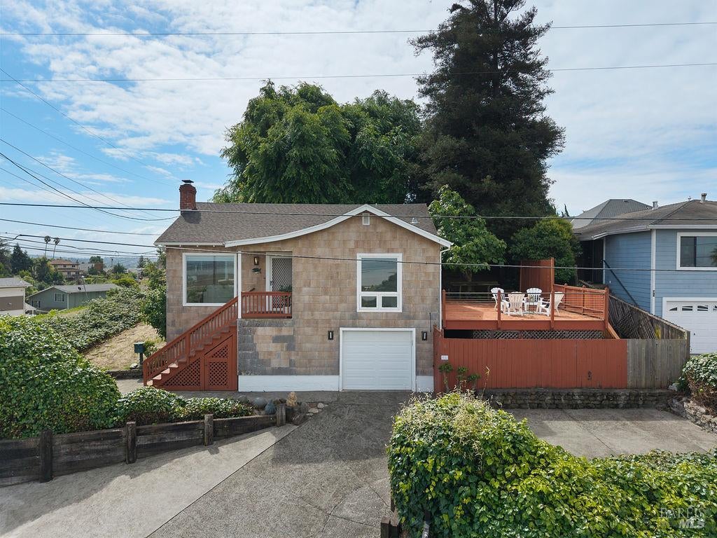 199 Harrier Avenue — photo