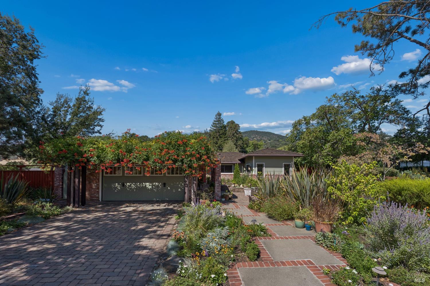 103 Paseo Arboles — photo