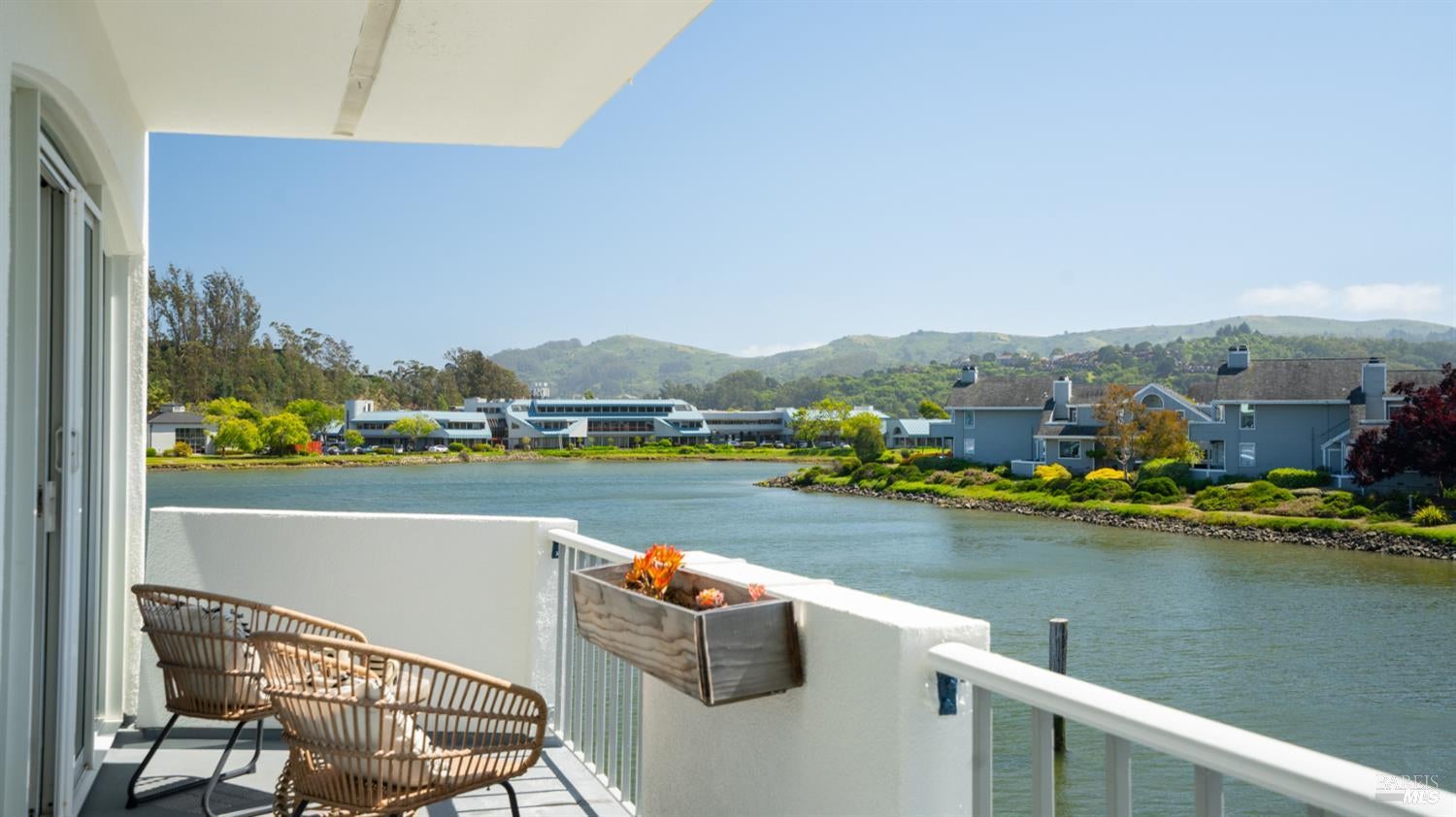 5222 Shelter Bay Avenue — photo
