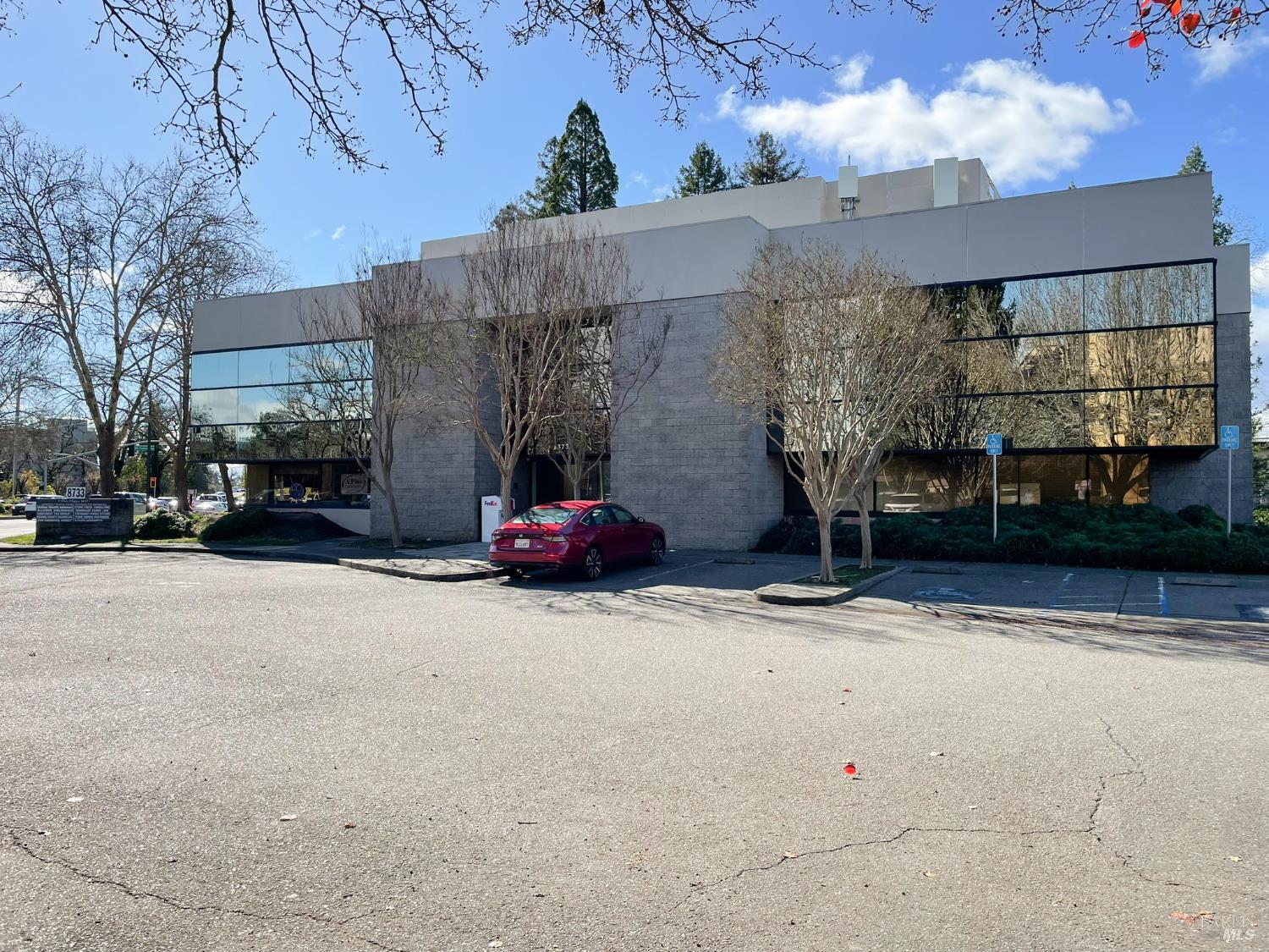 8733 Lakewood Drive — photo