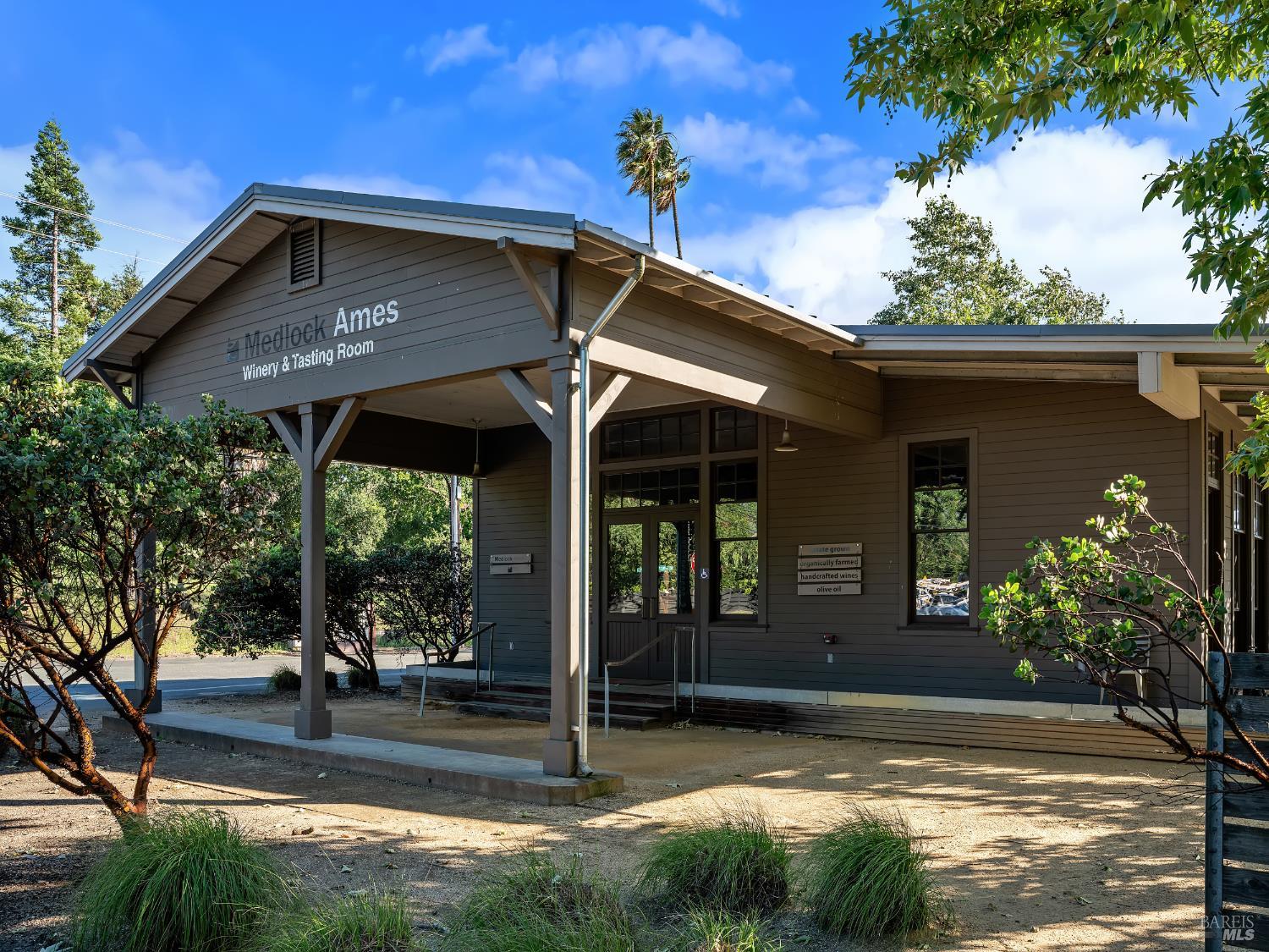 3487 Alexander Valley Road — photo