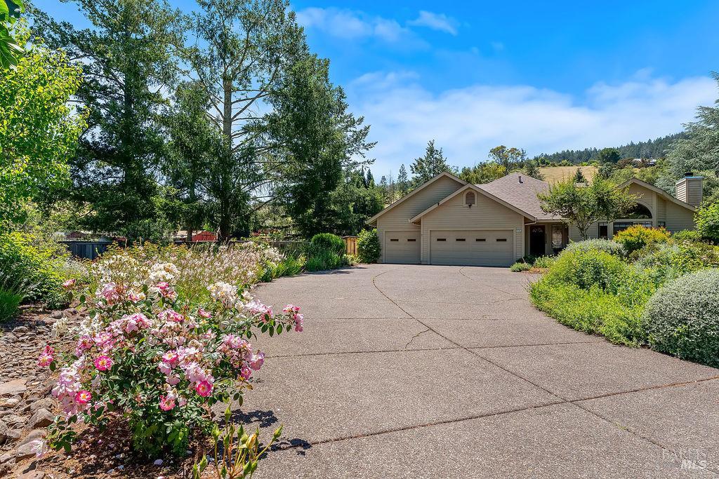 8280 Oakmont Drive, Santa Rosa, CA 95409