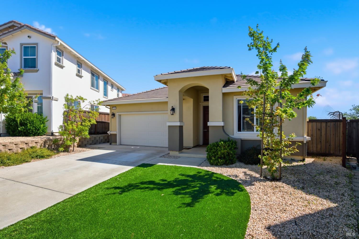 556 Yarrow Court — photo