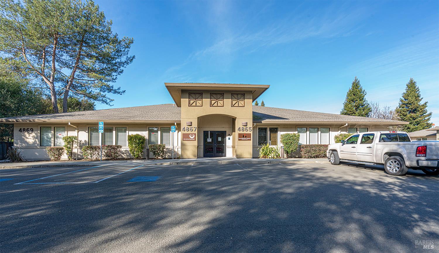 4865 Old Redwood Highway #105 — photo