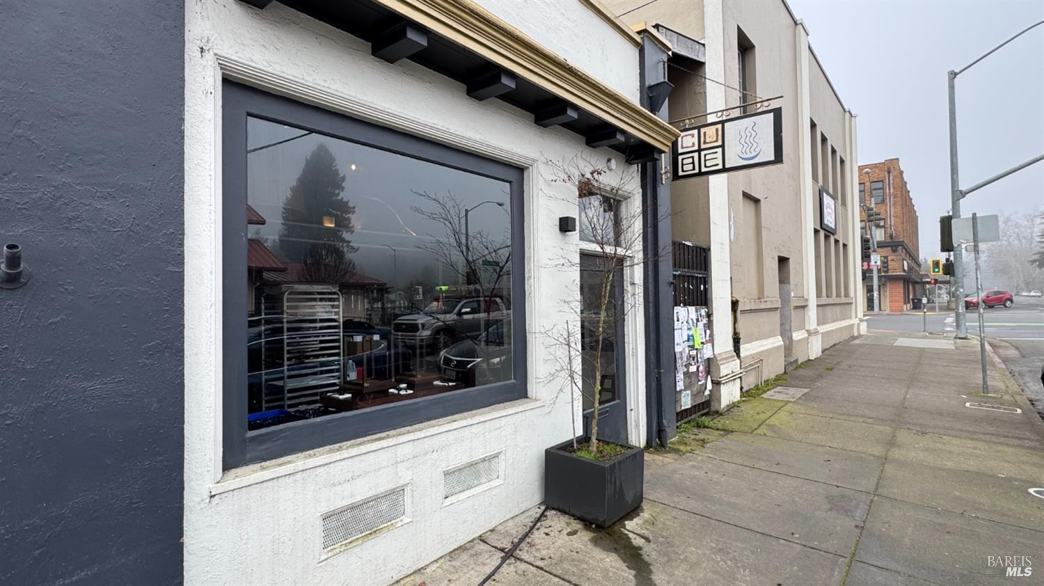 35 E Commercial Street — photo