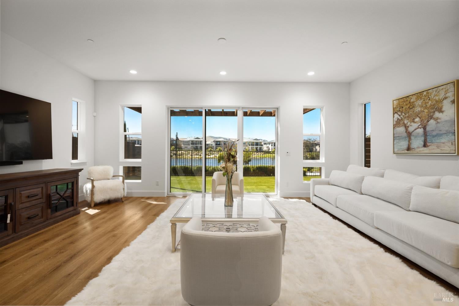2409 Waterside Drive — photo