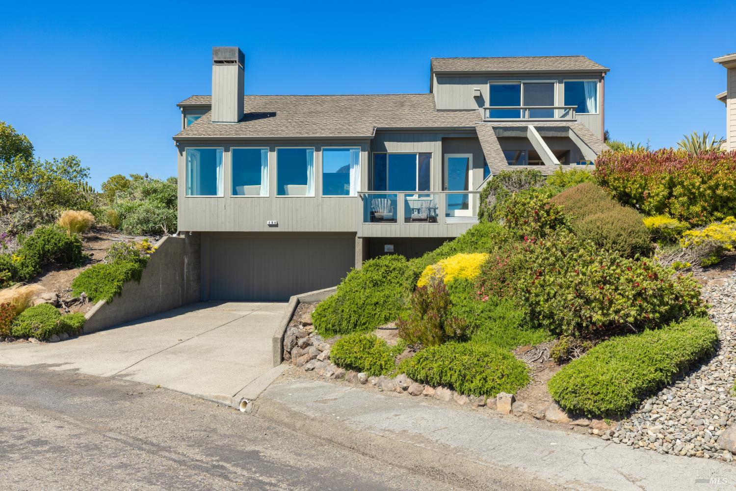 464 Loon Court — photo