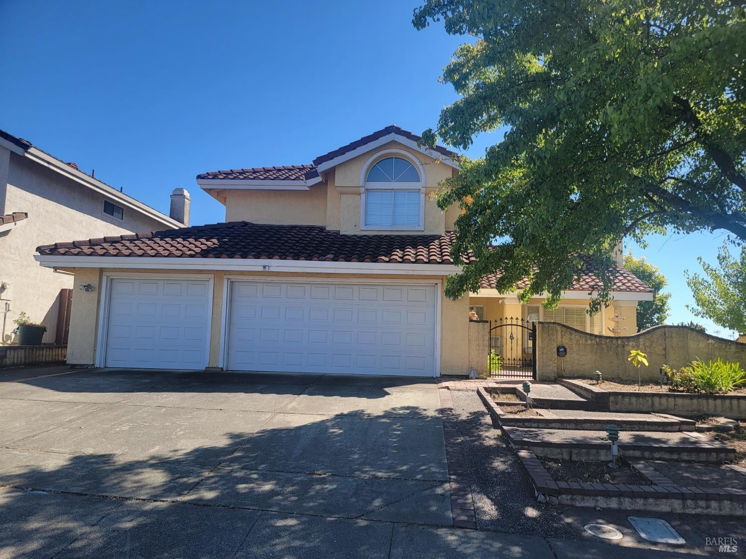 825 Britannia Drive — photo