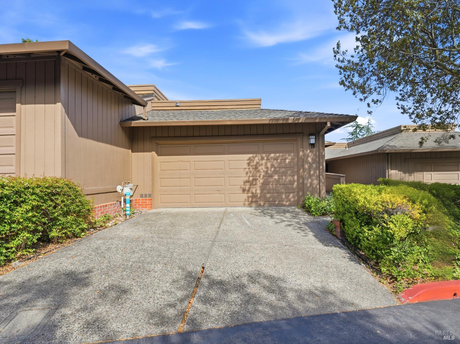 23 Oakcrest Drive — photo
