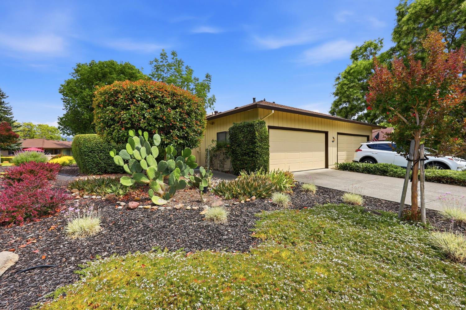 318 Twin Lakes Drive — photo