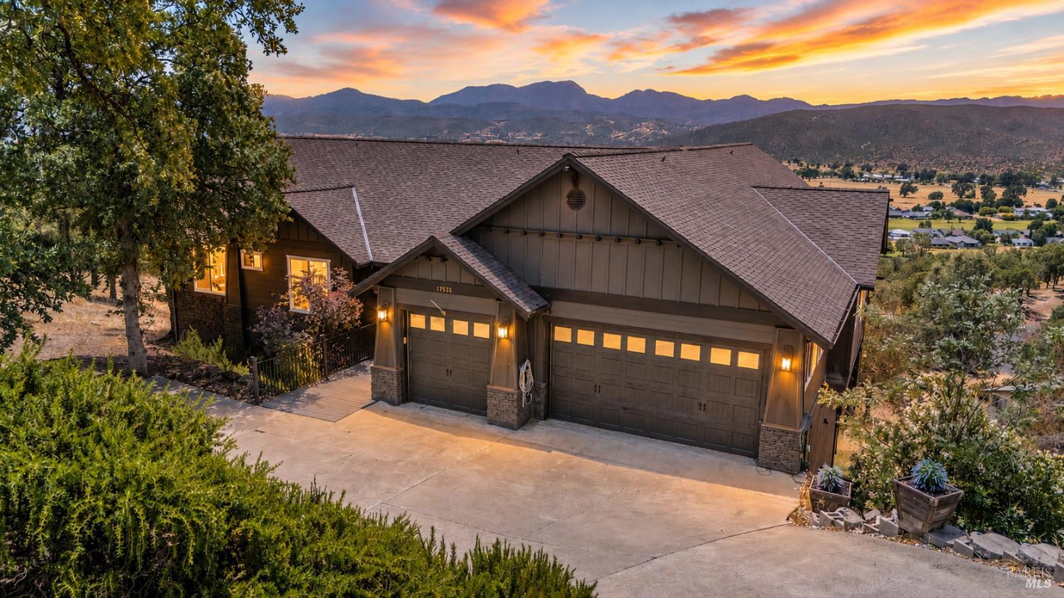 17535 Meadow View Drive — photo