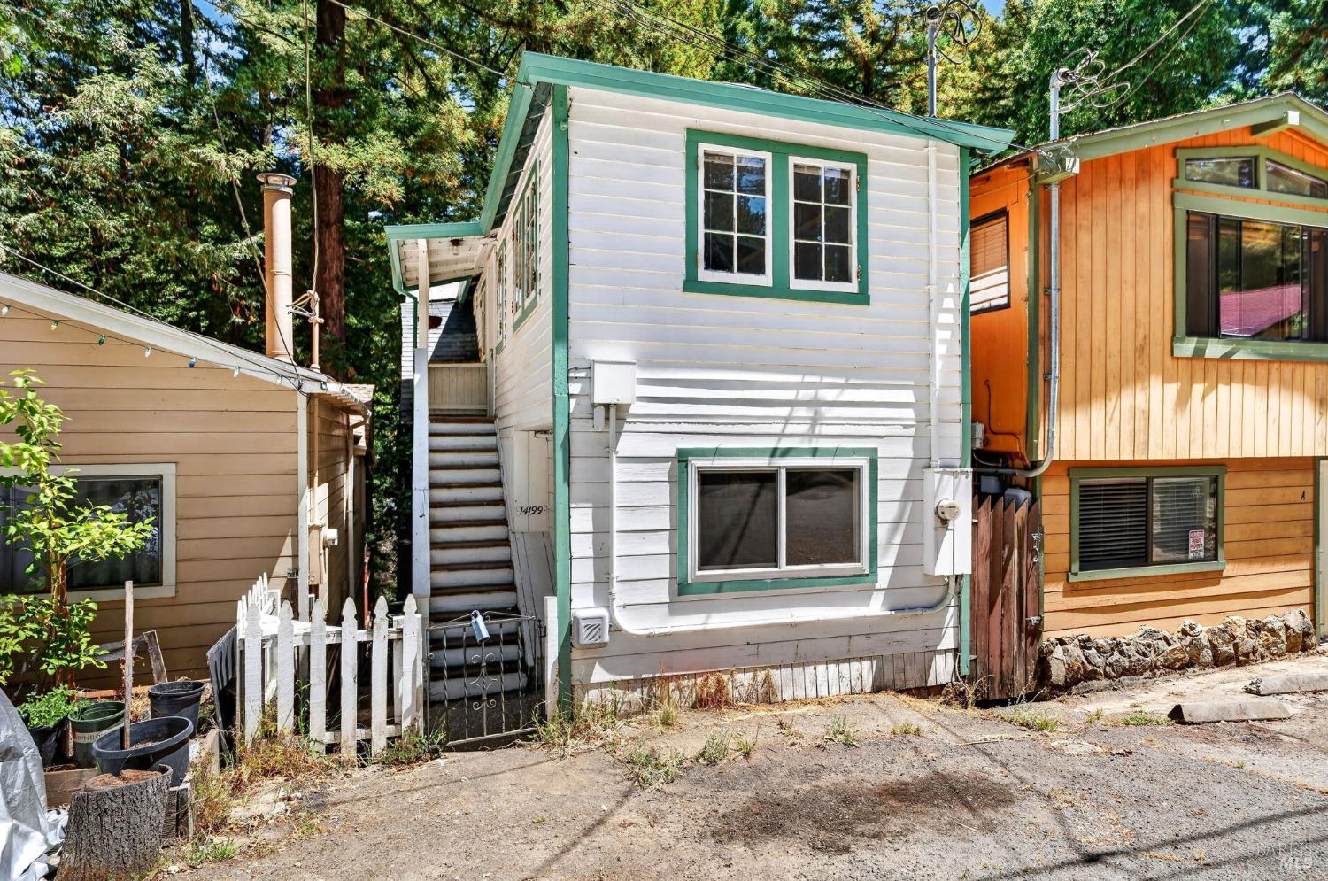 14199 Cherry Street — photo