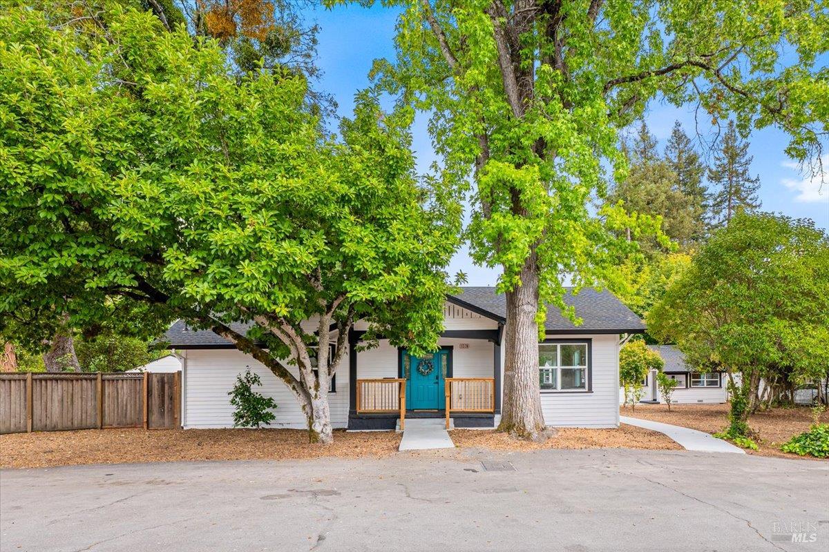 1524 Fair Oaks Court — photo
