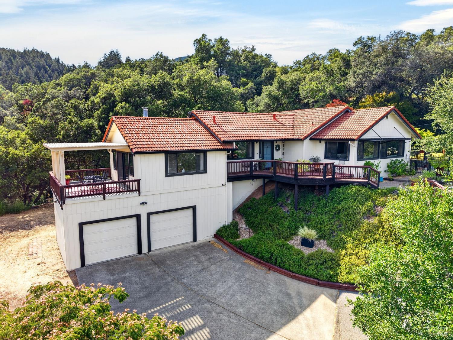 275 Kerry Lane — photo