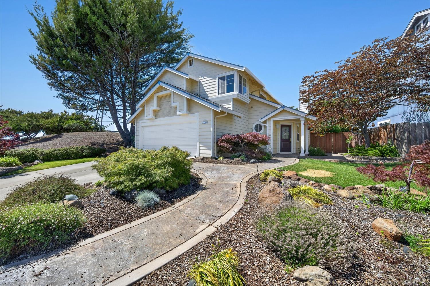 136 Crownpointe Drive — photo