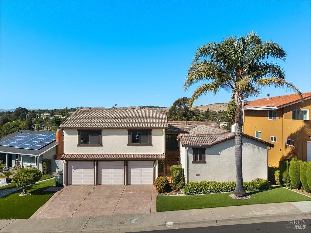 112 Serra Drive — photo