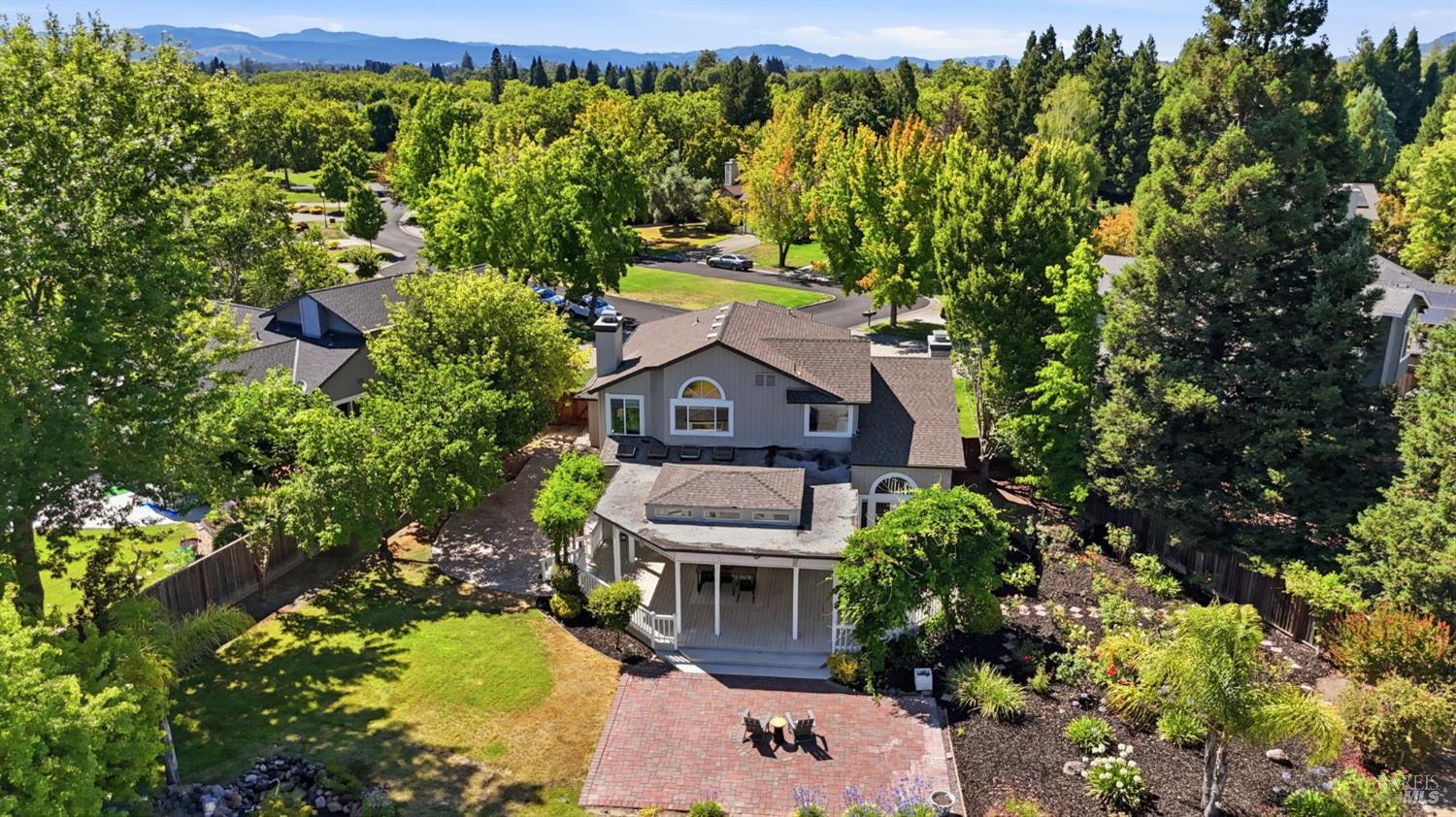 372 Fireweed Court — photo