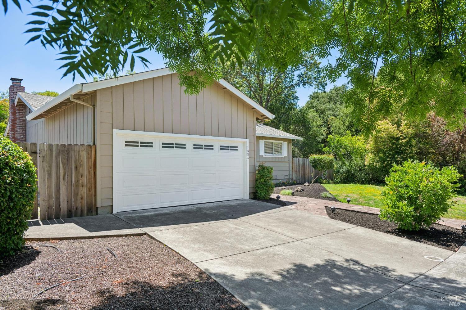 1886 Neotomas Avenue, Santa Rosa, CA 95405