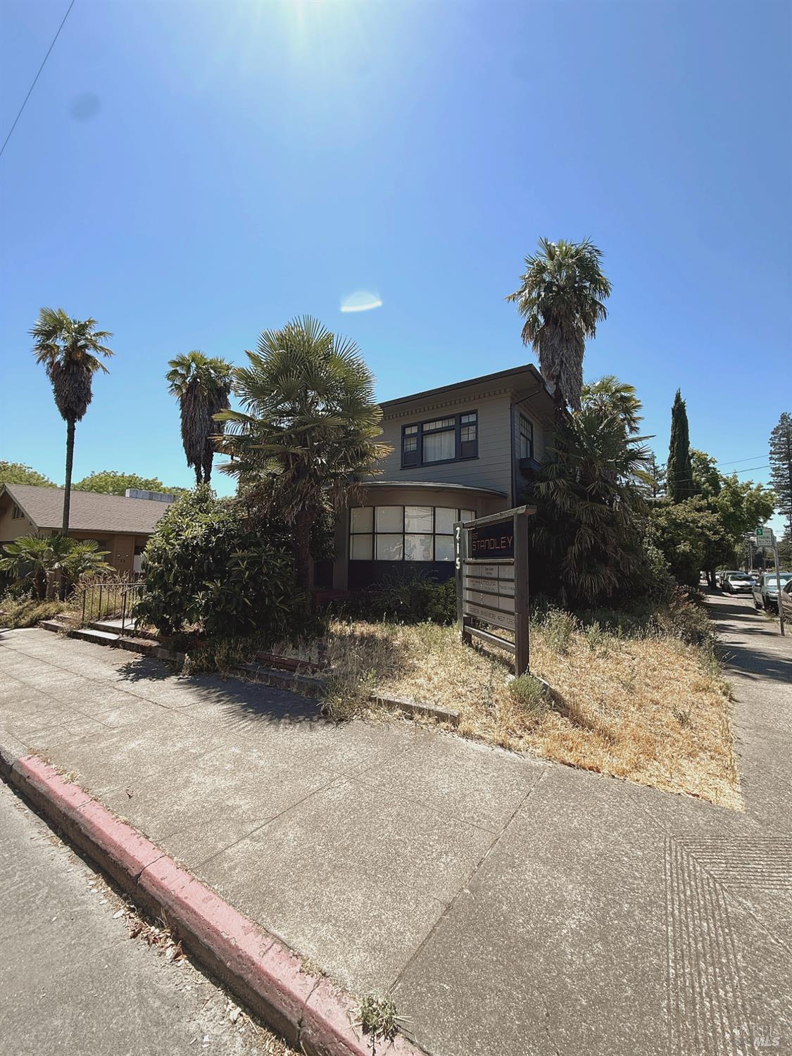 215 W Standley Street — photo