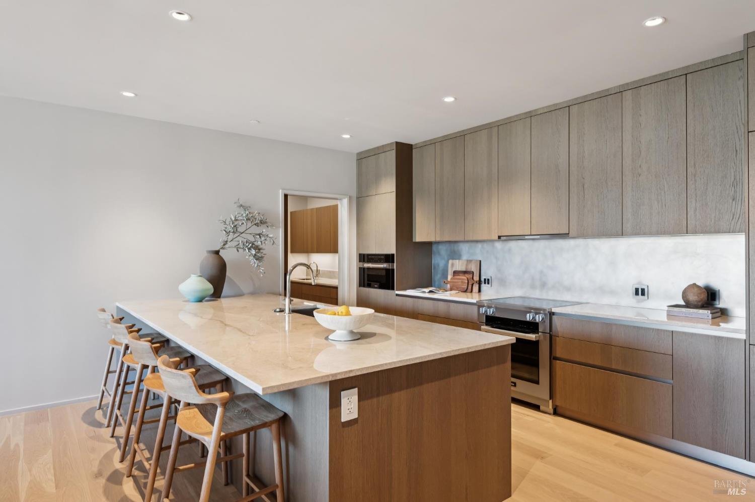 171 Sawmilll Circle #202 — photo