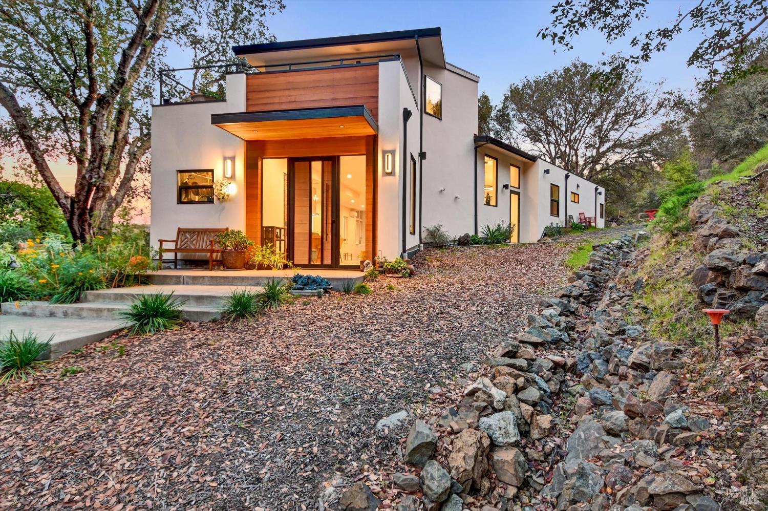 615 Oak Manor Drive — photo
