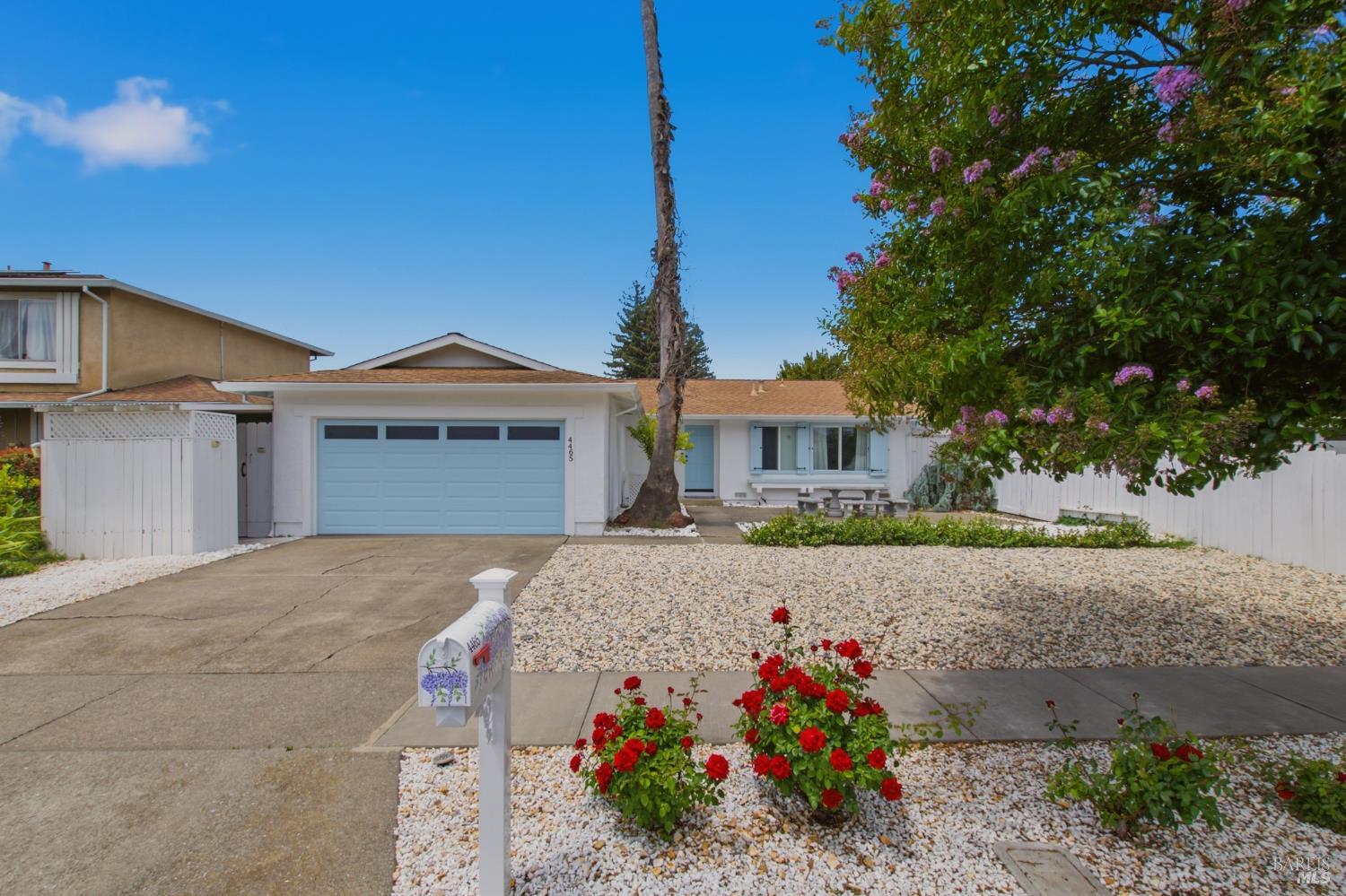 4465 Moffitt Drive — photo