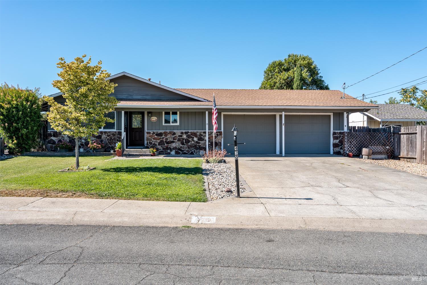 420 Zinfandel Drive — photo