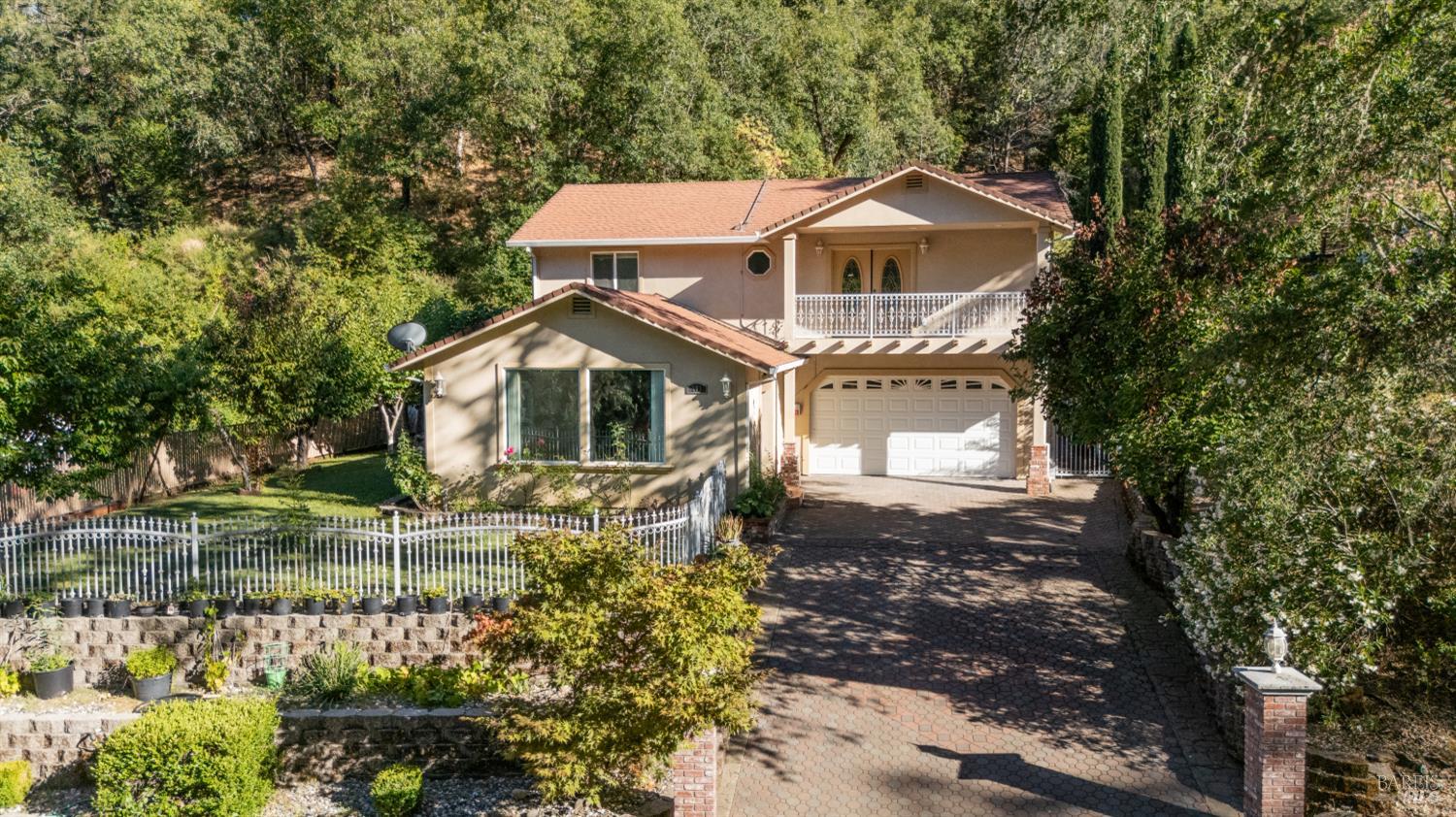 261 Crestview Drive — photo