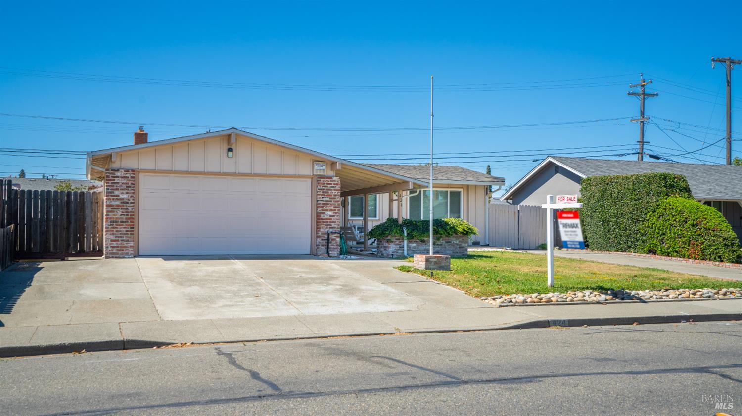 424 Acacia Street — photo