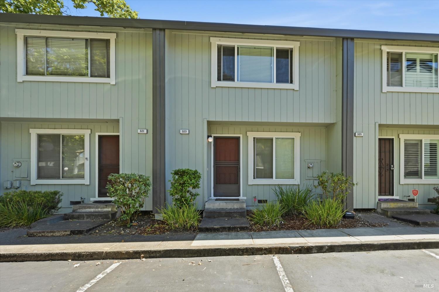 323 Harvest Lane — photo