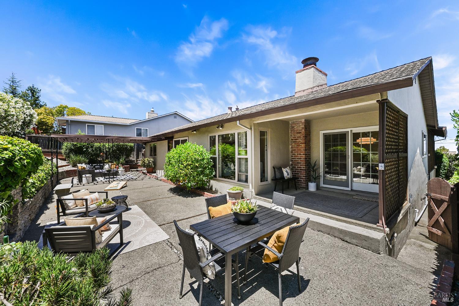 29 Ridgewood Drive, San Rafael, CA 94901