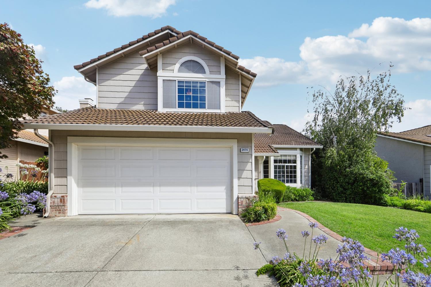 2474 Bay Hill Circle — photo