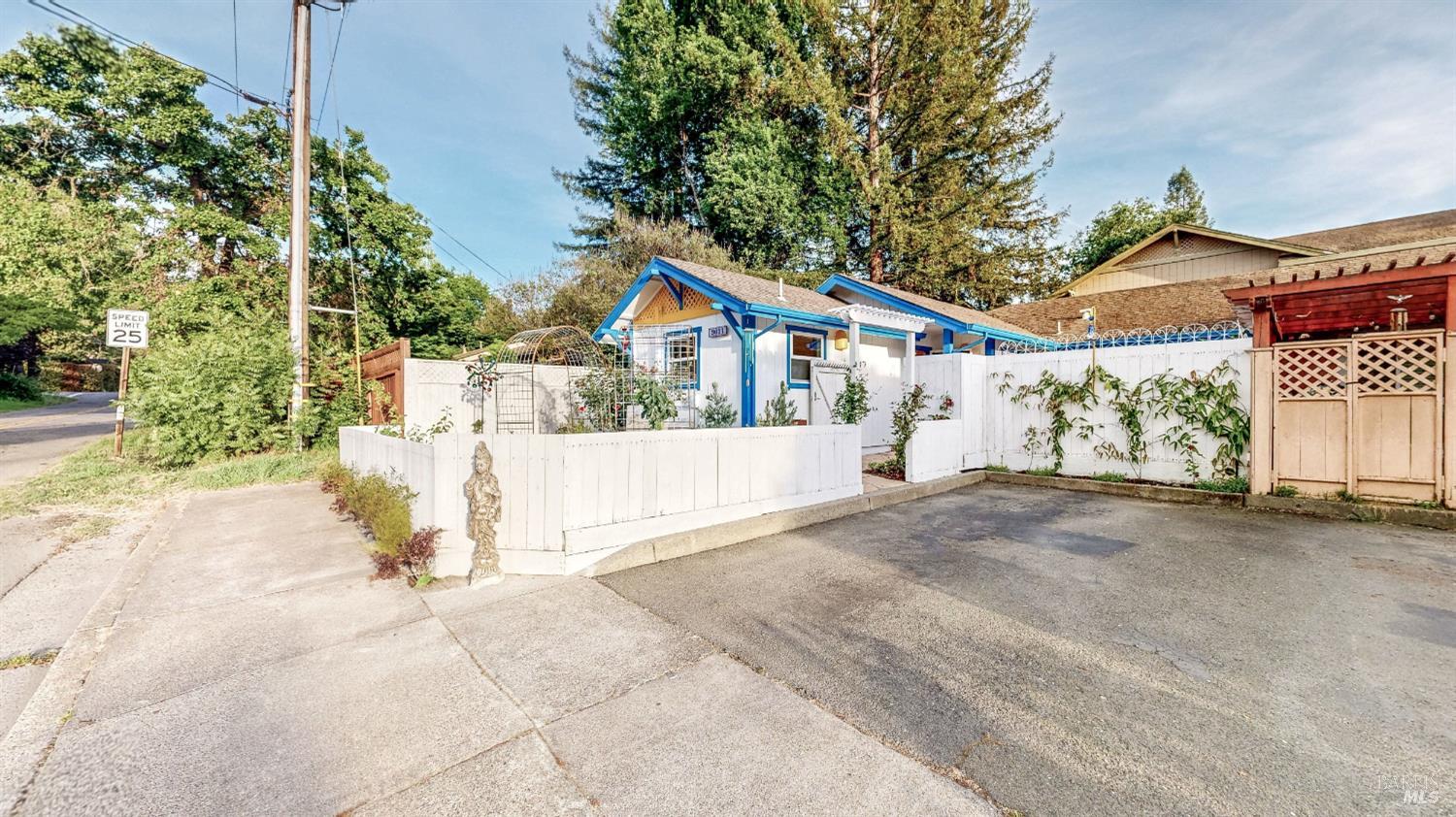 9011 Donald Street — photo