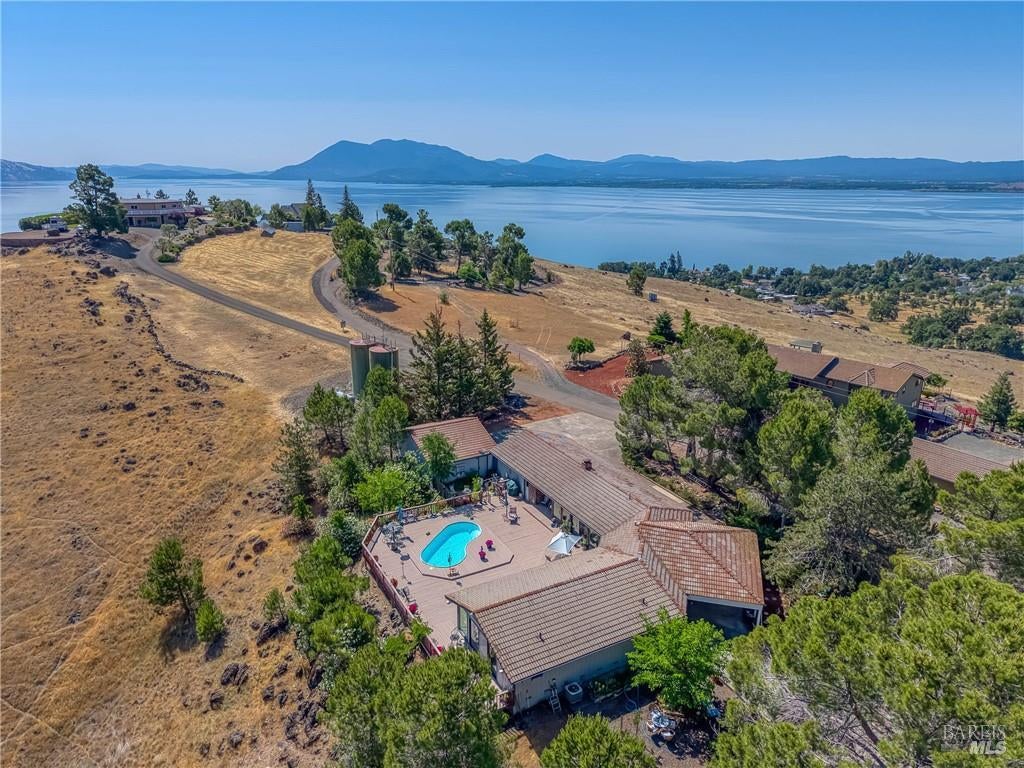 460 Lake Vista Drive — photo