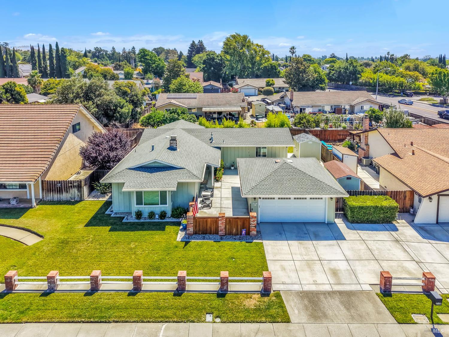 2116 Monterey Drive — photo