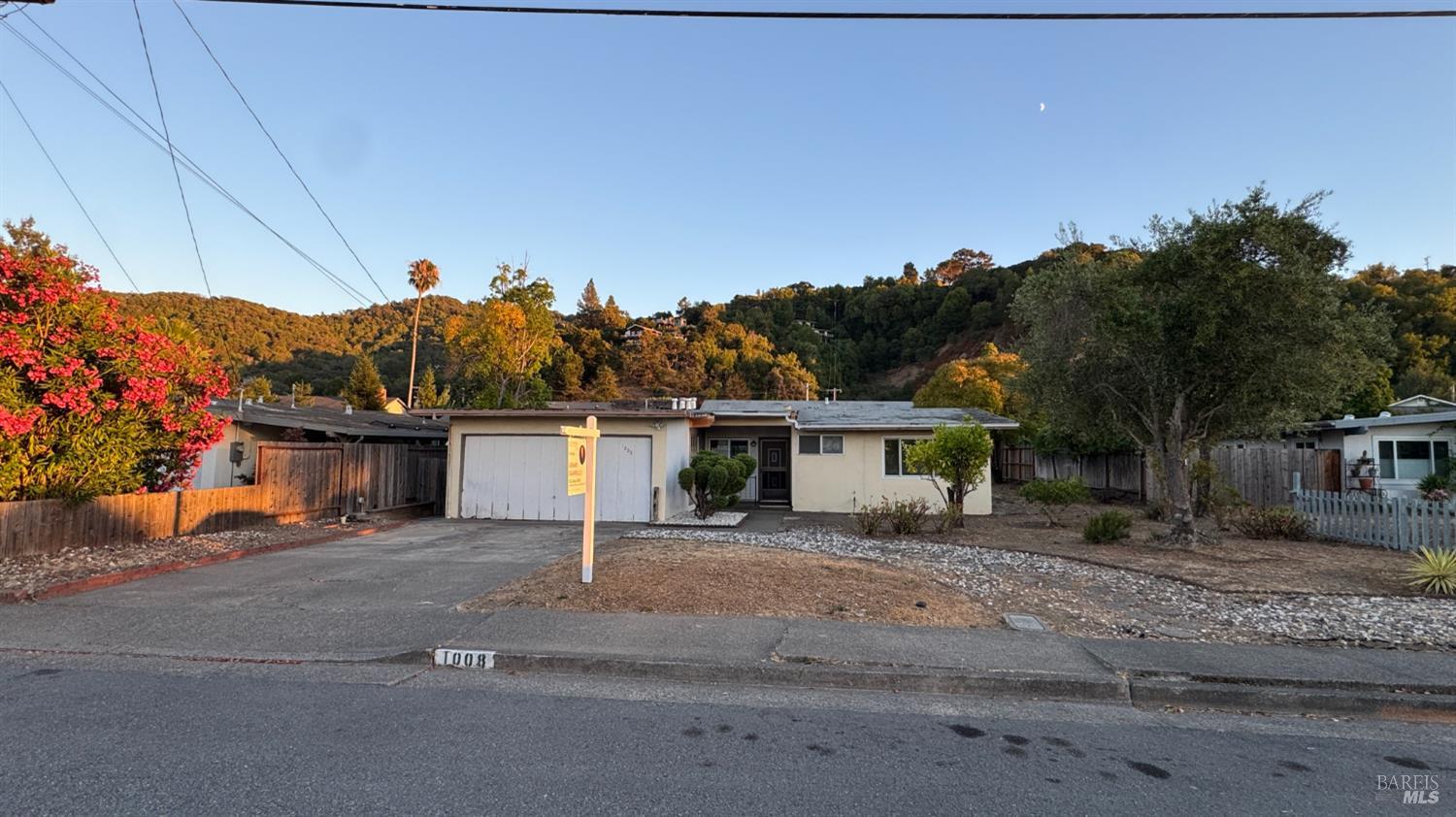1008 Adrian Way — photo