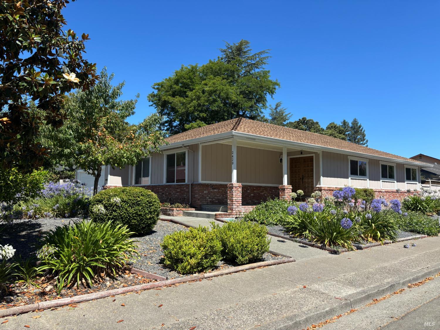 2429 Woodstock Court — photo