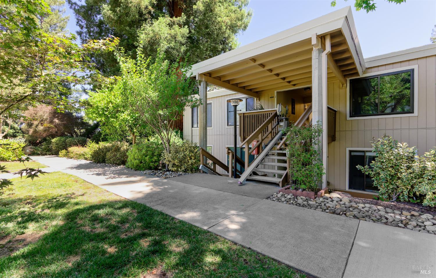 1300 Ptarmigan Drive #4 — photo